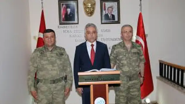Vali Toprak'a Tebrik Ziyareti