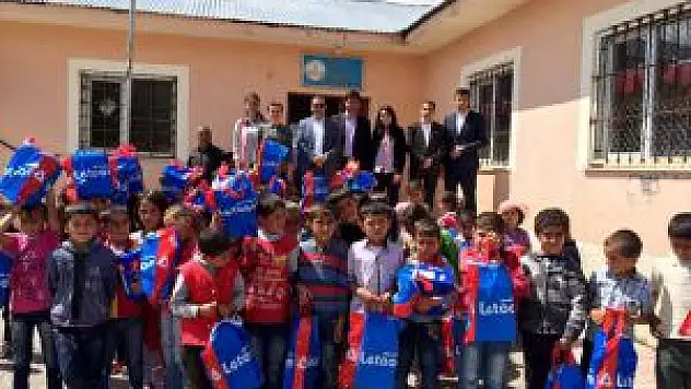 Ercişli Öğrencilere Giyim Yardımı