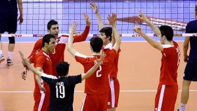 U23 Erkek Voleybol Milli Takımı, Kampa Giriyor