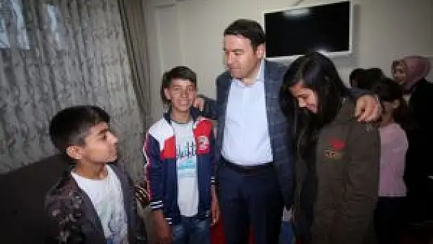 Ağrı Valisi Işın, Çocuklarla İftarda Buluştu