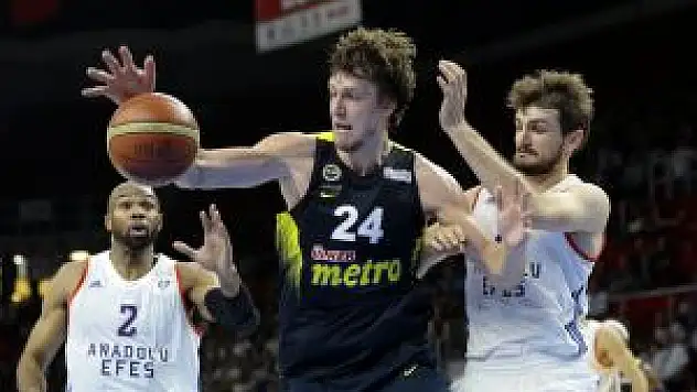 Anadolu Efes, Fenerbahçe'ye Geçit Vermedi: 78-72