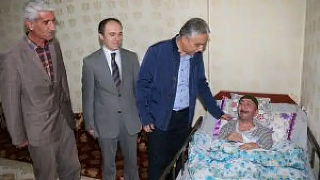 Hakkari Valisi Toprak'tan Ev Ziyaretleri