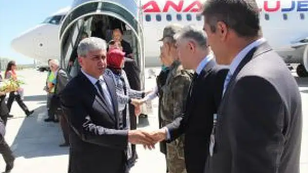 Kars Valisi Doğan, Görevine Başladı