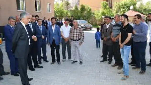 Hakkari'de Yetiştiricilere Arı Kovanı Dağıtıldı