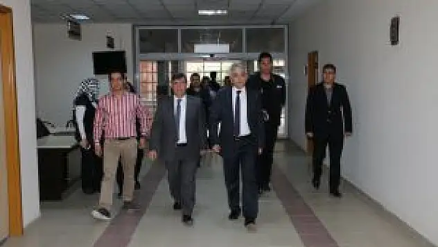 Vali Toprak'tan Hastane Ziyareti