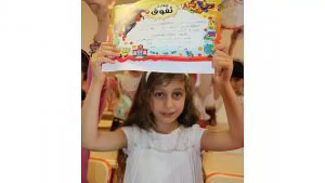 Kilis'teki Suriyeli Öğrenciler De Karne Sevinci Yaşadı