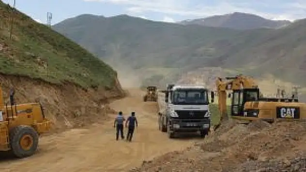 Başkale'de Yol Çalışmaları