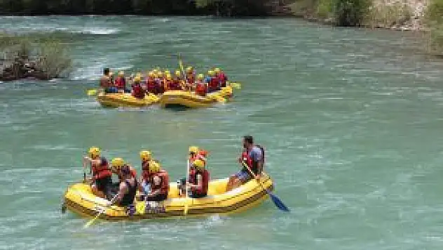 Tunceli'de Rafting Keyfi