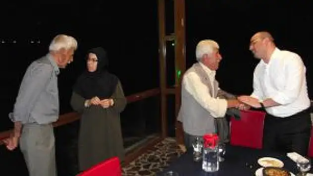 Keban Belediyesinden Muhtarlara İftar