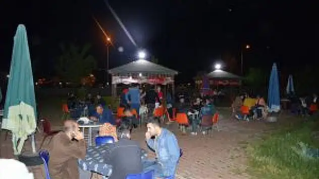Malazgirt'te Vatandaşlar Parklara Akın Ediyor