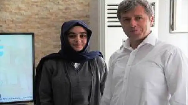 Vali Çınar'dan Teog Birincisi Toprak'a Ödül