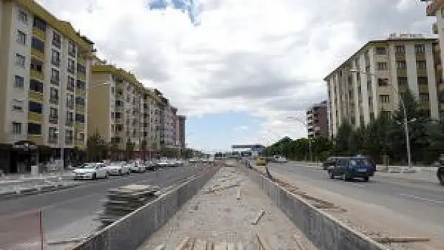 Büyükşehir Fahri Kayahan'da Kanal Projesine Başladı