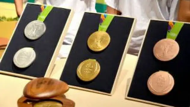 Rio 2016 Olimpiyat Oyunları'nın Madalyaları Sergilendi