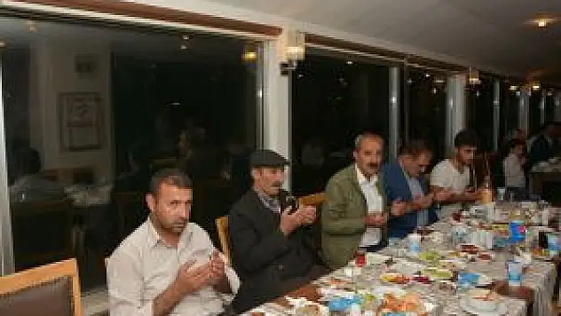 Van'da Gazi Ve Şehit Yakınları İftarda Buluştu