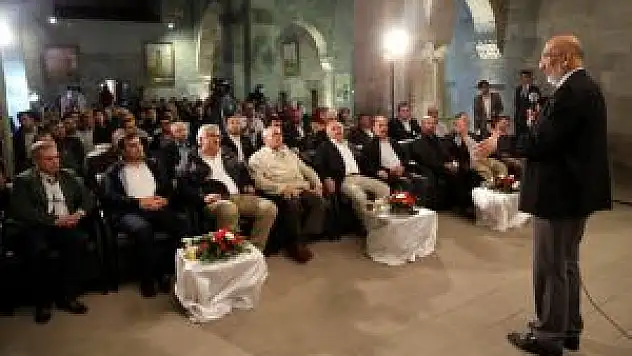 'Yakutiye Medresesi'nde Ramazan İkliminde Müzakereler'