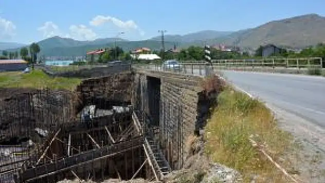 Tatvan'da Köprü Genişletme Çalışması