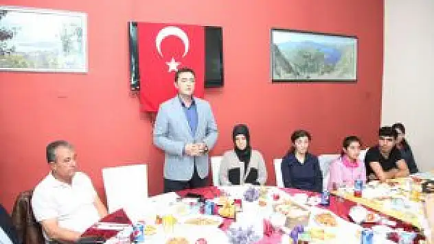 Ahlat'ta Gazi Ve Şehit Yakınları İftarda Buluştu