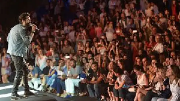Açıkhava Konserleri'nin Kapanışını Kenan Doğulu Yaptı