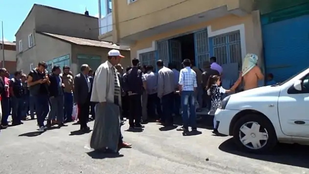 Çocuğun Duvara Yaptığı Çiş Erzurum'da Savaş Çıkarttı