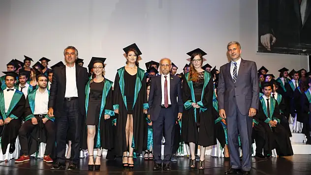 142'inci Dönem Öğrencilerini Uğurladı