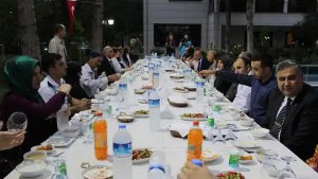 Elazığ Valisinden Şehit Ailelerine İftar
