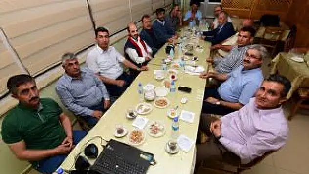 Mezunlar, Yıllar Sonra Bir Araya Geldi