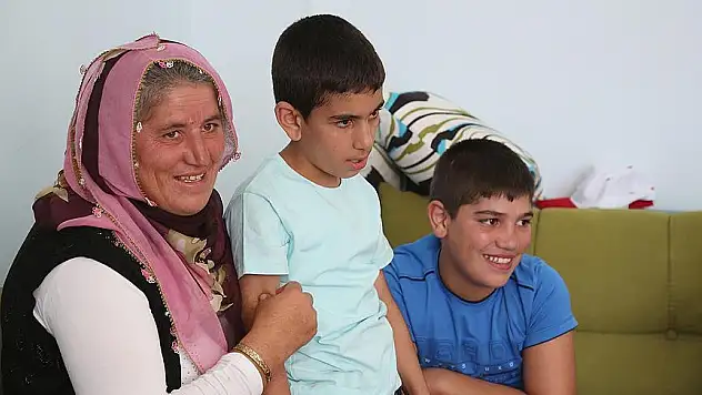 Engelli Annenin Çocuklarıyla Buluşma Sevinci