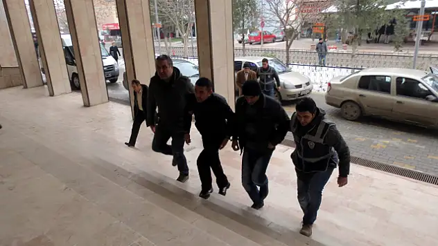 Malatya'da Polise Mukavemet