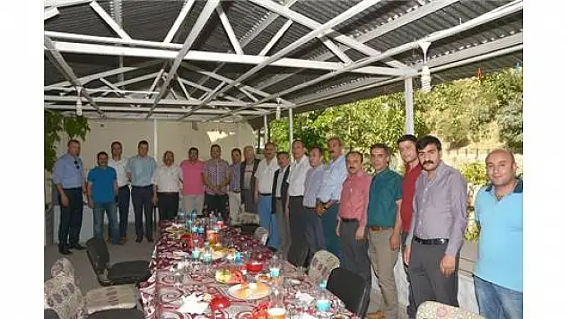 Tayini Çıkan Müdüre Veda Yemeği