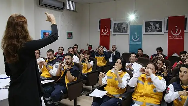 Sağlık Personeline 'Türk İşaret Dili' Eğitimi