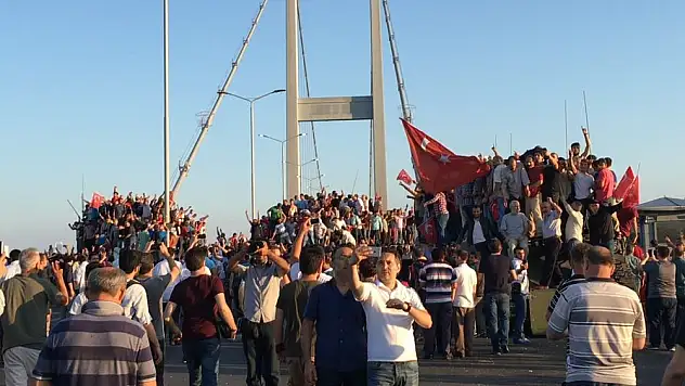 Halk FETÖ'nün Köpeklerini Linç Ediliyor