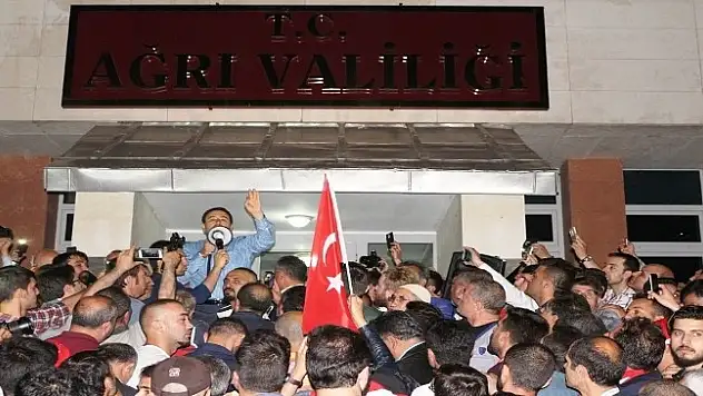 Ağrı Valisi Işın: Paralel Darbecilere Boyun Eğmeyiz