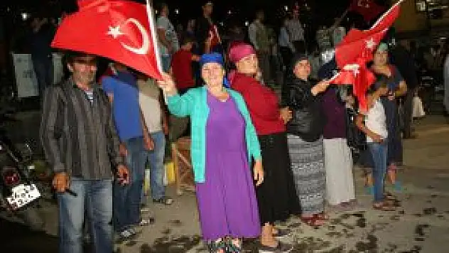 Sarıkamış'Da Vatandaşlar Meydanlarda
