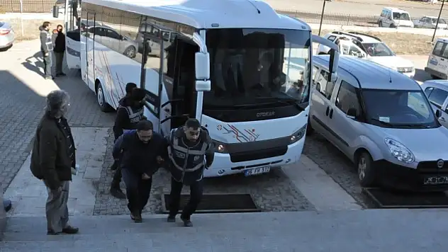 Kars'ta FETÖ Operasyonu:11 hakim ve savcı tutuklandı
