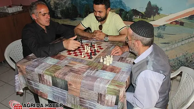 Ağrı Ghsim'den Gör-bir Üyelerine Satranç Kursu