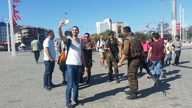 Özel Harekat Polisleri İle Selfie