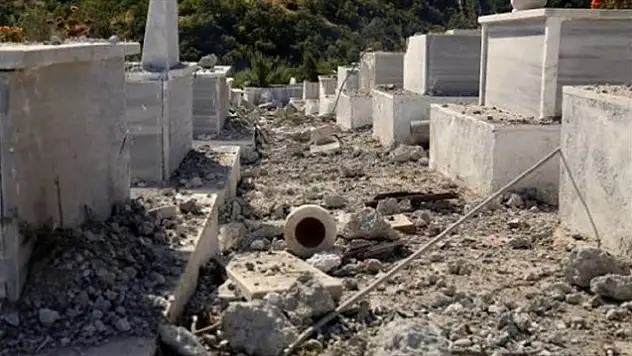 İşte O 'Hainler Mezarlığı