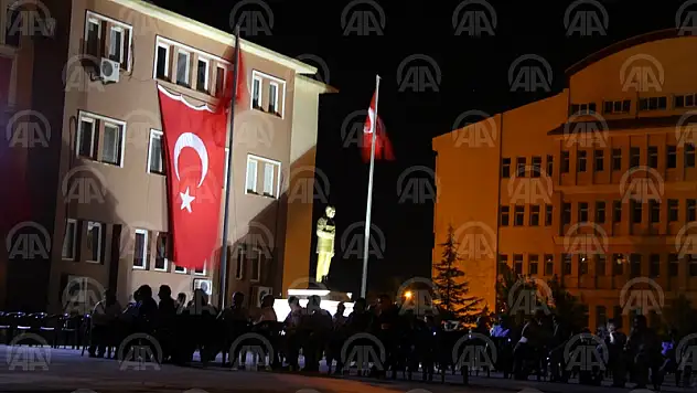 Hakkari, Bitlis Ve Van'da FETÖ Protesto Edildi
