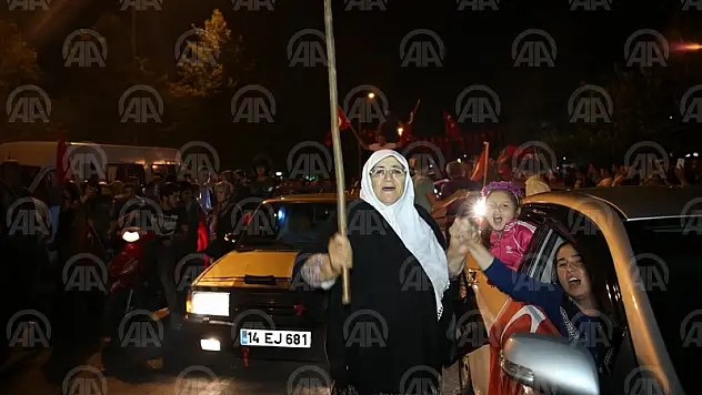 Koca Çınarlar Demokrasi Nöbetinde