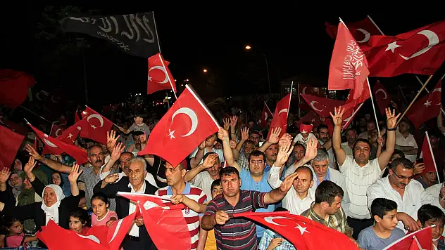 Muş'ta Halk Meydanlarda