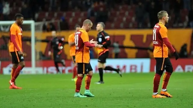 Aslan İkinci Yarı Bozguna Uğradı