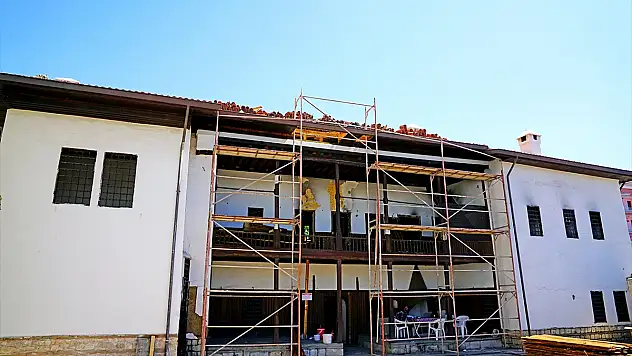 Yangında Zarar Gören Tarihi Konak Restore Ediliyor