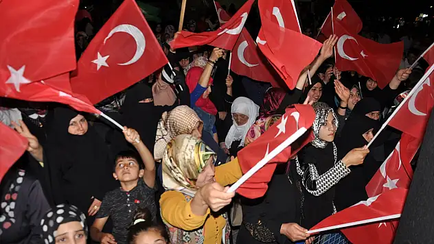 Muş'ta Demokrasi Nöbeti Devam Ediyor