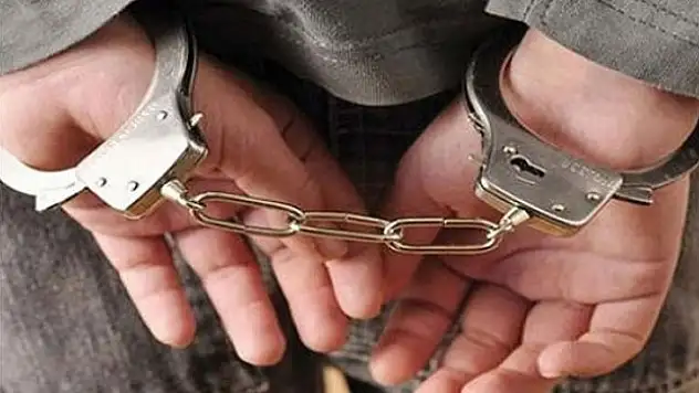 Muş'ta Bir Doktor Gözaltına Alındı
