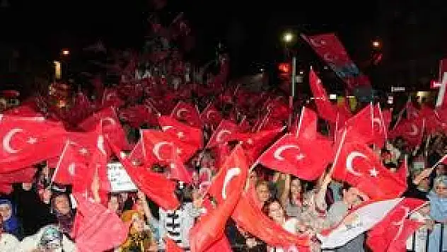 Muradiye'de Demokrasi Nöbeti Sona Erdi