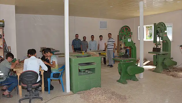 'Ağaçtan Geleceğe Açılan Kapı Atölyesi'
