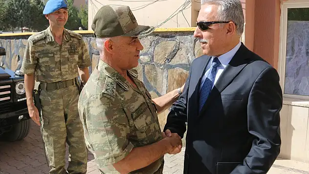 Korgeneral Çetin, Vali Torak'ı Ziyaret Etti