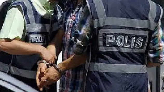 Kars'ta 12 Polis Tutuklandı