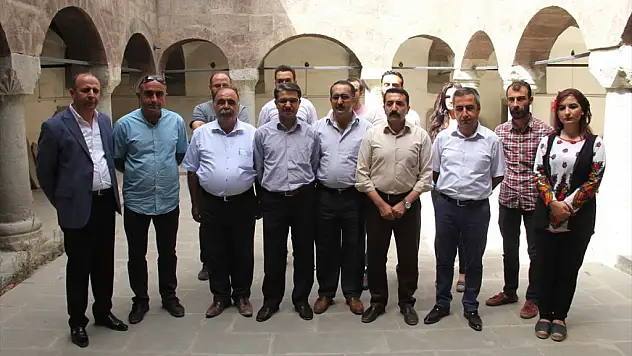 Hakkari'nin ilçeye Dönüştürülmesine Tepki