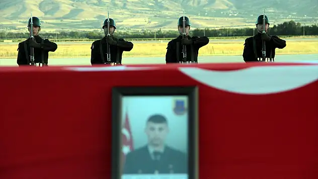 Tunceli'de Şehit Olan Uzman Çavuş İçin Elazığ'da Tören Düzenlendi